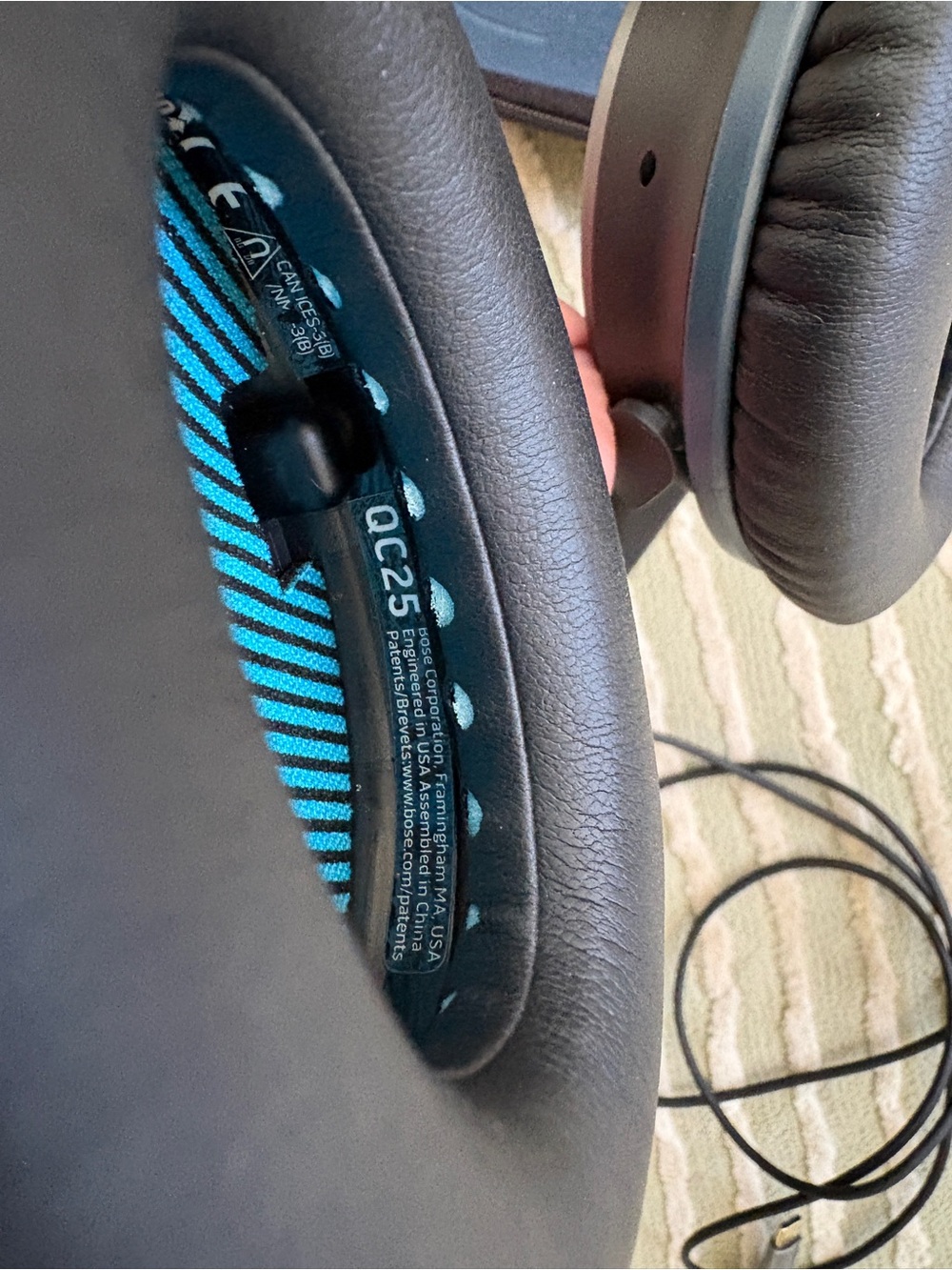 Bose QuietComfort 25 (QC25) Noise Canceling Headphones - Picture 11 of 11